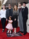 Tom Hanks cu familia lui foto Shutterstock jpg