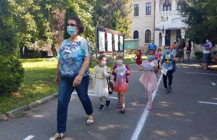 Prima zi de şcoală pentru preşcolarii din Constanţa FOTO: Călin Gavrilaş