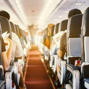 Cabina pasageri avion FOTO Shutterstock jpg