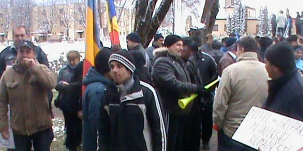 protest vuvuzele otelu rosu