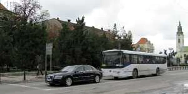 Autobuzele vor circula pe trasee noi