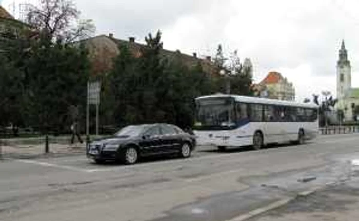 Autobuzele vor circula pe trasee noi