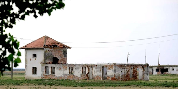 Fosta colonie de muncă din regimul comunist - lagărul penitenciar Salcia din Insula Mare a Brălei - slujbă de comemorare a victimelor Sursa Costică Petriuc