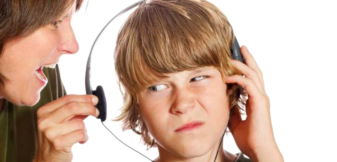 Fiţi calm şi raţional, chiar dacă atitudinea copilului vă poate scoate uneori din minţi FOTO Shutterstock