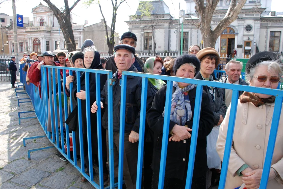 Credincioşi din toată ţara au venit la Izvorul Tămaduirii de la Biserica Greacă din Brăila
