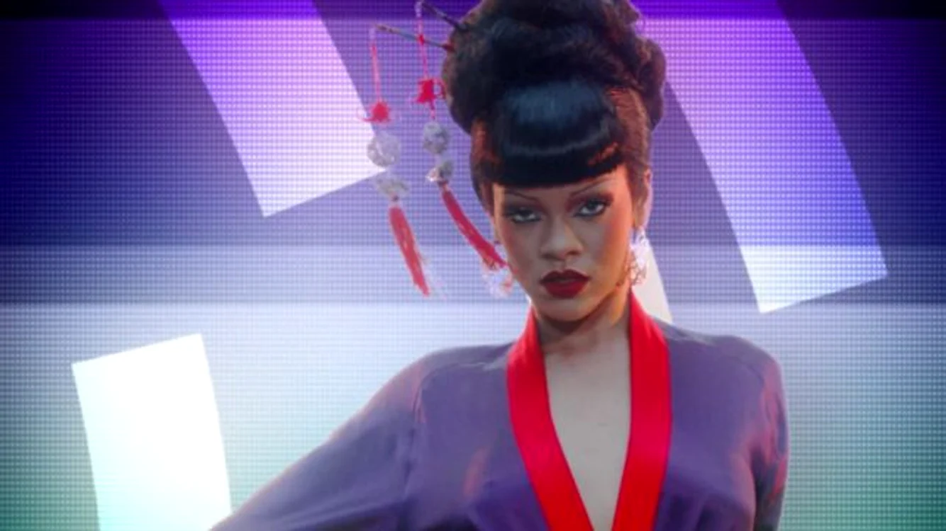 Rihanna, în videoclipul piesei „Princess of China”