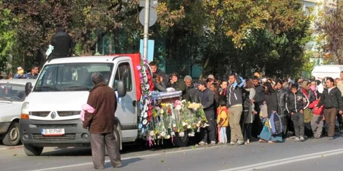 Alexăndrenii morţi în accidentul din Ungaria au fost conduşi pe ultimul drum