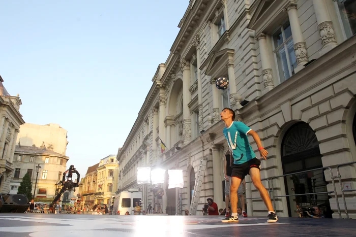 În timpul verii, Centrul Vechi al Capitalei este gazda a numeroase evenimente FOTO: Mediafax