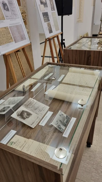 ernisajul expoziției „Bucura Dumbravă – un spirit călător”