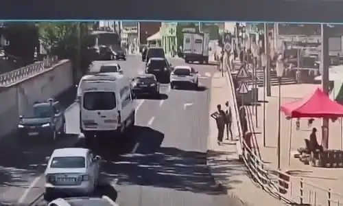 GIF Autobuz
