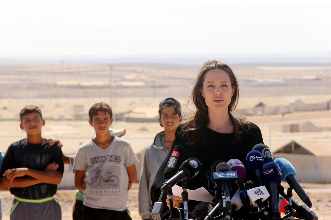 Angelina Jolie la o conferință de presă în Iordania
