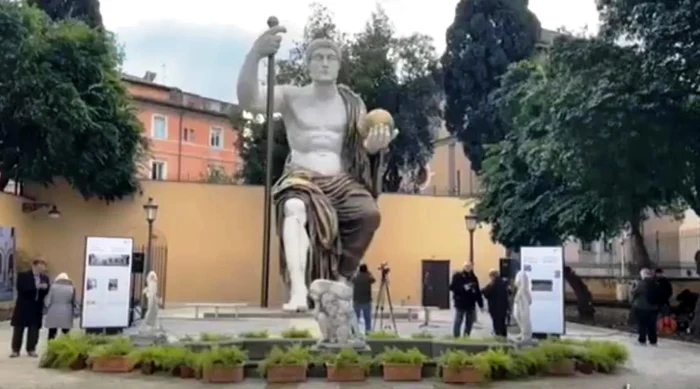 Statuia împăratului Constantin FOTO: captură video