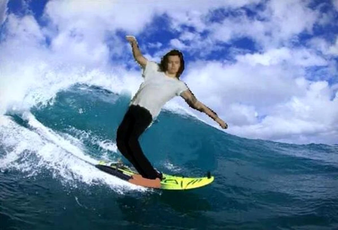 Fotografia cu Harry Styles a fost modificată pentru a părea că artistul face surf