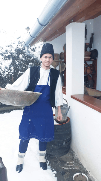A fondat muzeul sătesc în casa părintească. Alexandru Chiș din Covăsânț-Arad, mândru de rădăcinile sale FOTO