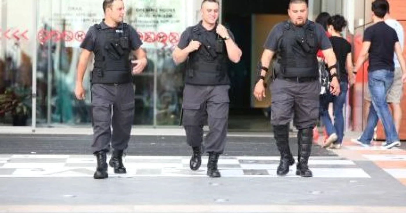 Peste 200 de agenţi de pază îndeplineau atribuţii fără a avea drept în acest sens (foto: arhivă)