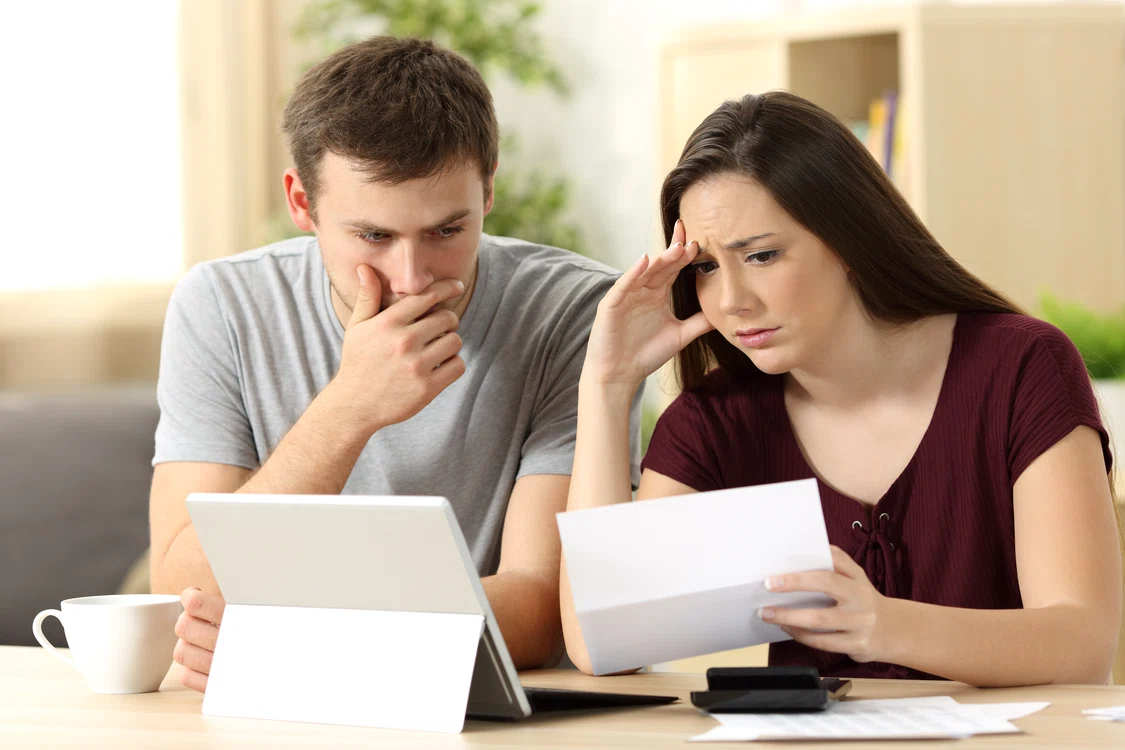 
    Facturile la apă, curent și gaze sunt de multe ori uriașeFoto: Shutterstock  