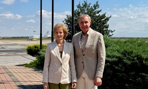 Majestatea Sa Margareta și Principele Radu la aeroport   FOTO Vlasin Media (1) jpg