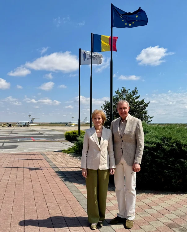 Majestatea Sa Margareta și Principele Radu la aeroport FOTO Vlasin Media (1) jpg