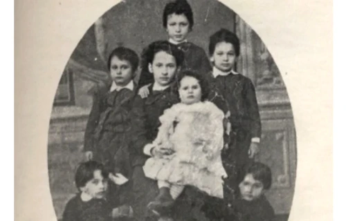 Brătienii: Ionel, Vintilă, Sabina, Dinu, Pia, Măriuţa şi Tatiana, în 1873. FOTO M. Naţional Brătianu