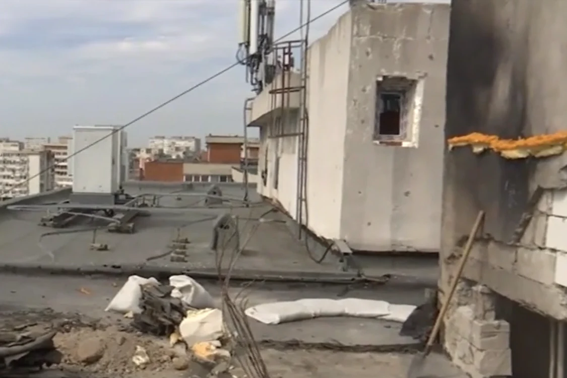 Blocul lovit de dronă / Foto: captură video Observator