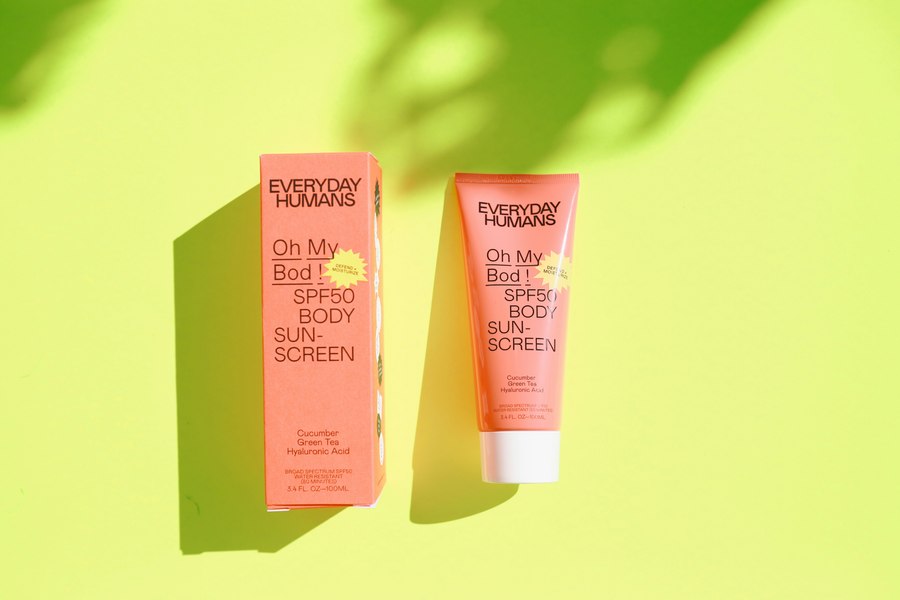 7 produse de beauty pe care să le iei cu tine în vacanță