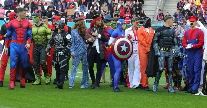 A început fiesta FCSB. Omul Păianjen, Super Mario, Batman sau Hulk petrec după câștigarea titlului