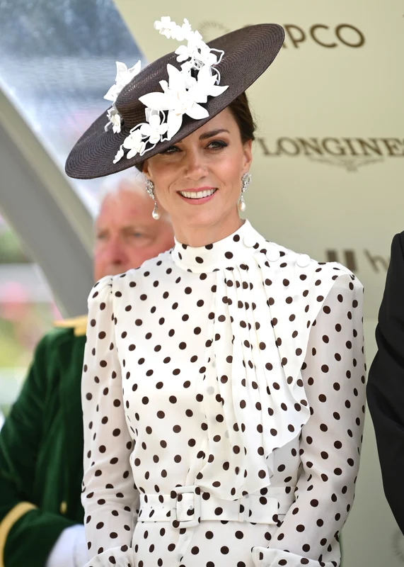 Și Kate Middleton are o slăbiciune pentru rochiile în buline