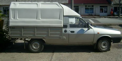 O roată desprinsă de la o Dacie Papuc a accidentat grav un copil