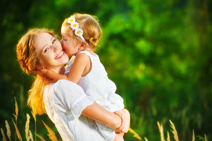 1 mama copil shutterstock 298076597 jpg jpeg