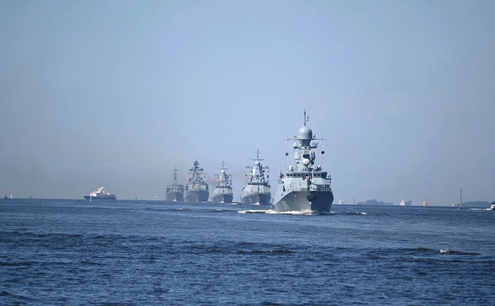 Nave rusești, urmărite în apele Regatului Unit de vase de război britanice
