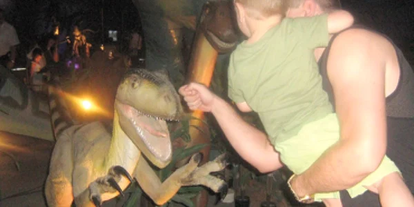 Jurassic Park de Satu Mare, în parcarea Real