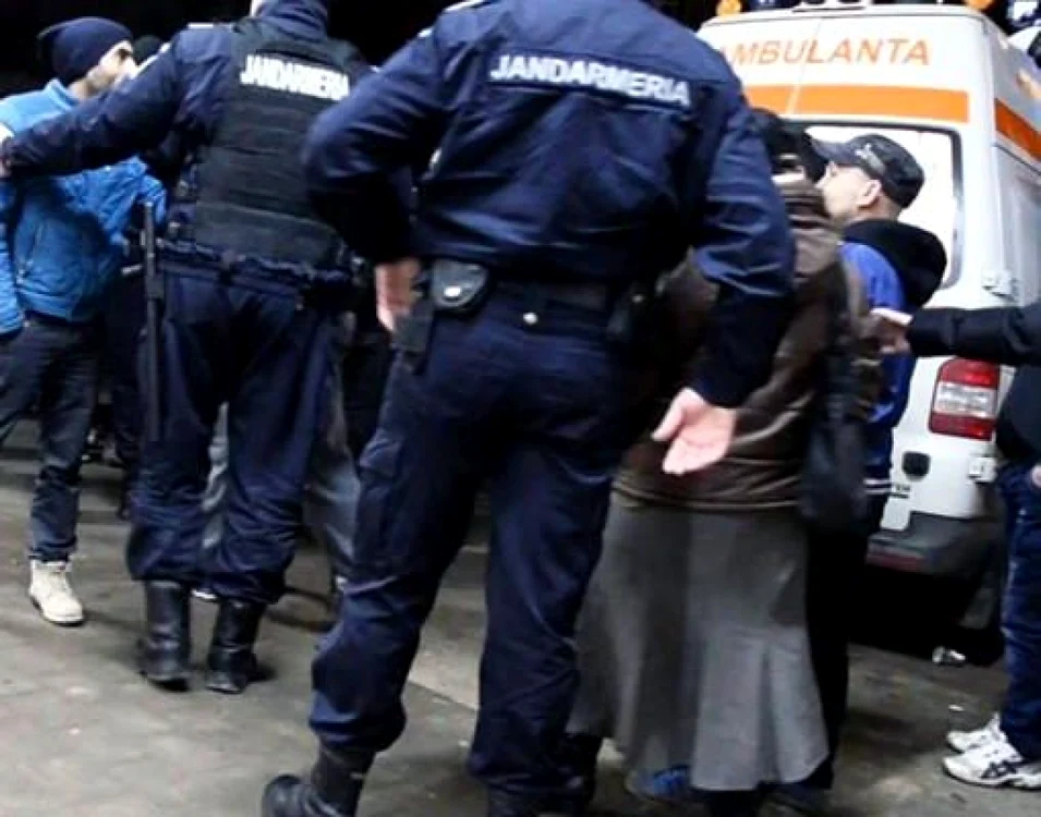 Jandarmii l-au amendat pe preot cu 2.000 de lei. FOTO: Arhivă