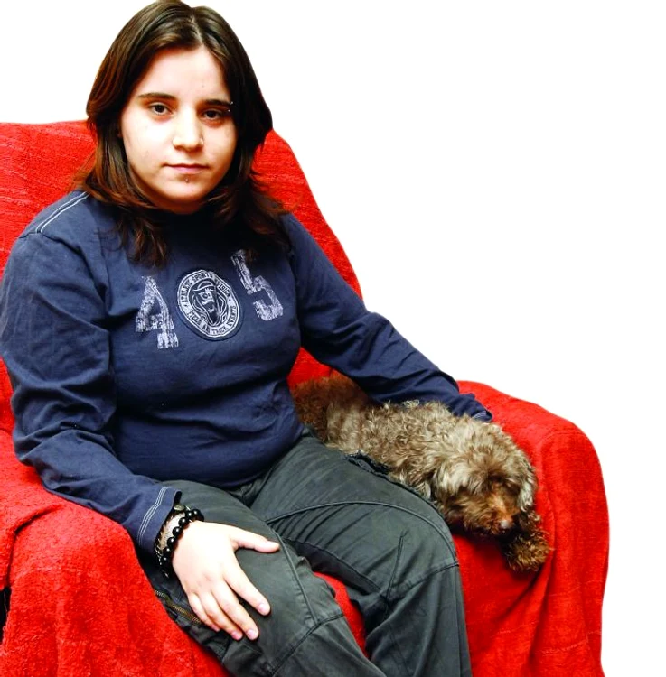 
    Ioana nu se lasă până ce nu va sta de vorbă cu cea care i-a dat viaţă  