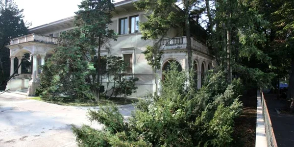 palatul primaverii