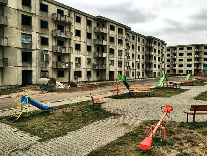 Blocurile din Mătăsari au ajuns o ruină Foto: Facebook