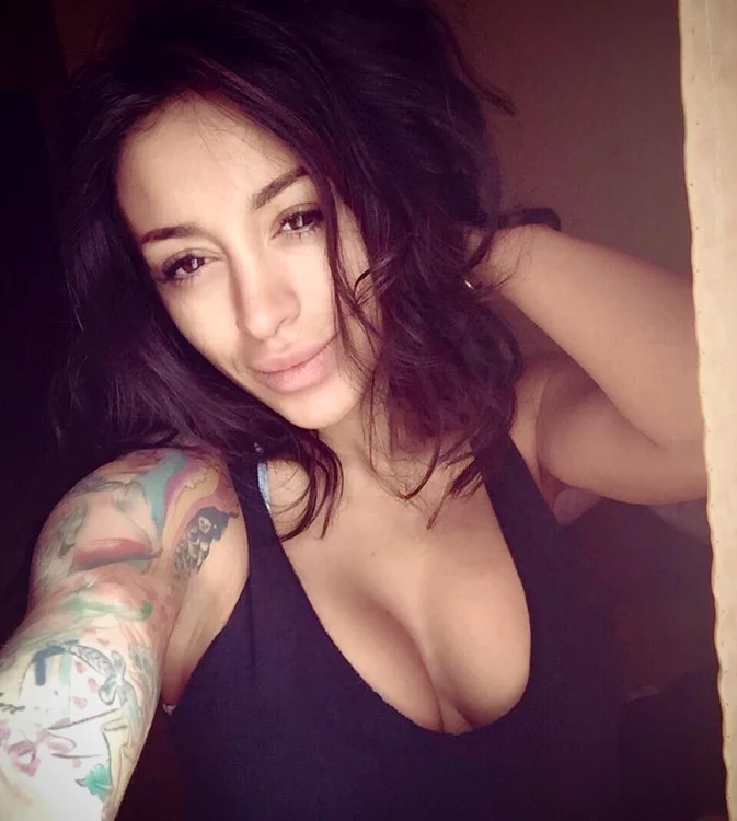 
    Ruby consideră că mai are încă de copilărit, aşa că nu se gândeşte deocamdată la căsătorie sau la copiiCaptură Prima TV  