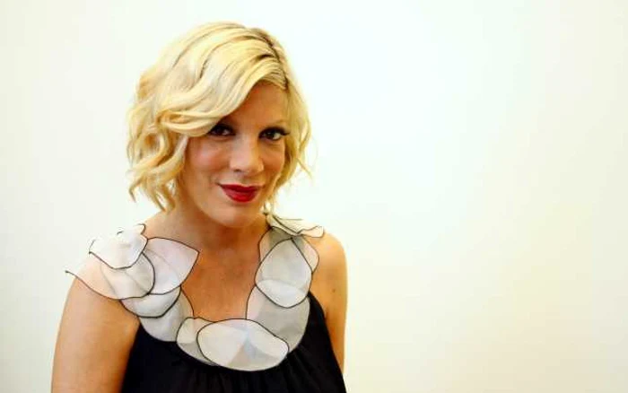 Tori Spelling a interpretat personajul Donna ]n celebra serie „Beverly Hills 90210“