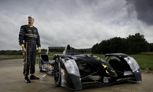 Mika Häkkinen, ambasadorul global Johnnie Walker vine la București jpeg