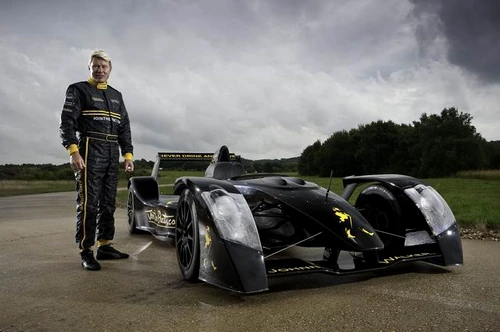 Mika Häkkinen, ambasadorul global Johnnie Walker vine la București jpeg