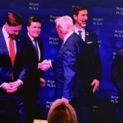 nicusor dan participa la prima reuniune a consiliului pacii al lui trump presedintele a plecat la washington cu un avion inchiriat FoTO administratia prezitentiala 1047600 webp