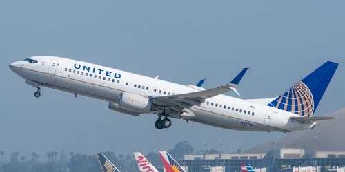 United Airlines Boeing 737 800 N jpg