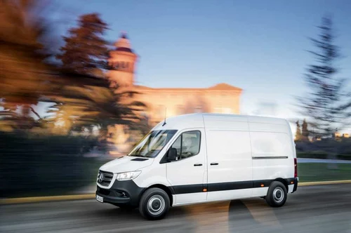 Noua generaţie Mercedes-Benz Sprinter