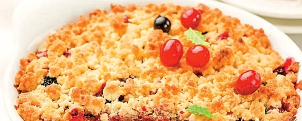 crumble cu fructe de padure jpg