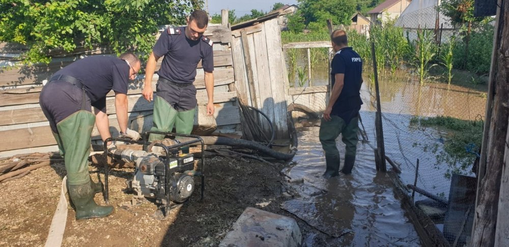 Risc mare de inundații, în mai multe județe din țară! Codul Galben a intrat în vigoare