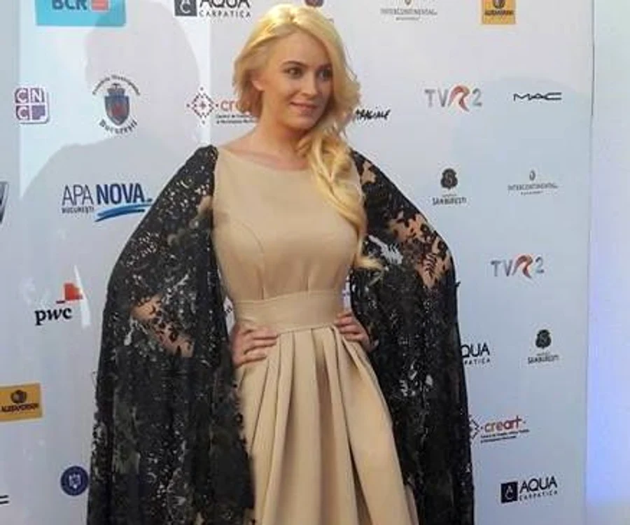 
    Diana a impresionat cu rochia sa la Gala Premiilor GopoFoto: Gheorghe Chelu  