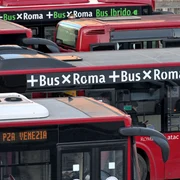 Autobuze Roma - transport public Italia FOTO Shutterstock 