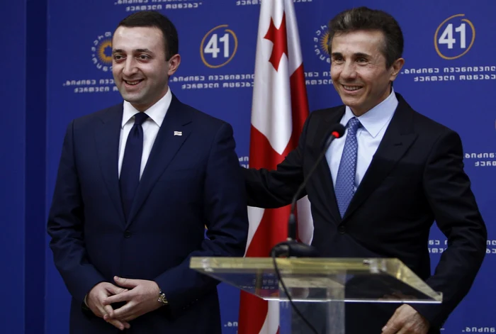 Premierul Bizdina
Ivanişvili (dreapta) l-a ales pe Irakli Garibaşvili (stânga) drept succesor la conducerea guvernului. FOTO: Reuters