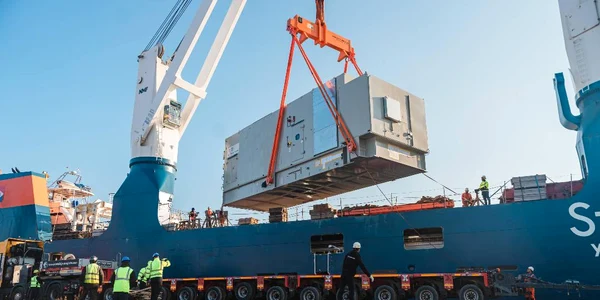 turbine de gaz transferate cu macaraua pentru Rompetrol Energy jpg
