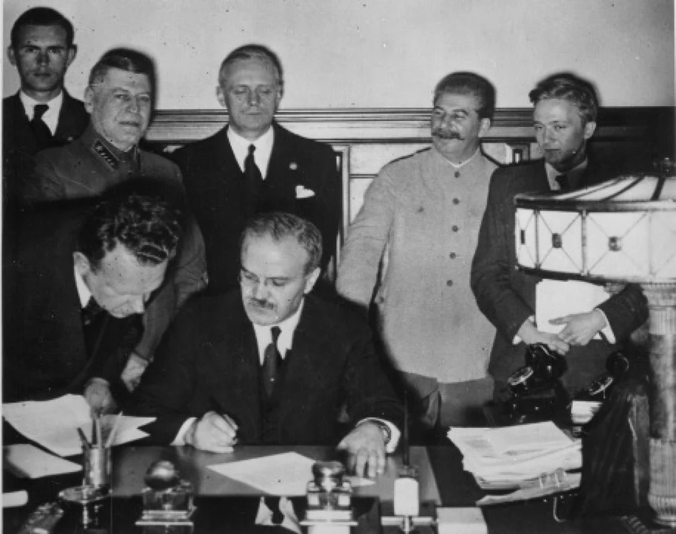 Anul acesta comemorăm 80 de ani de la semnarea Pactului Ribbentrop-Molotov, la Moscova / 23.08.1939.