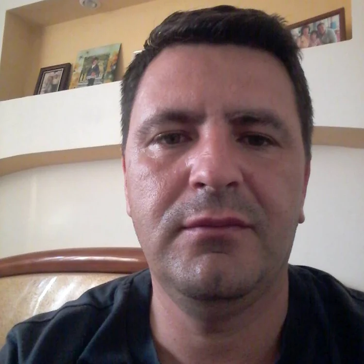 Cms. şef Cătălin - Marian Comănceanu, poliţistul care a renunţat la funcţia de inspector şef, câştigată prin concurs, Foto: FB Catalin Comanceanu